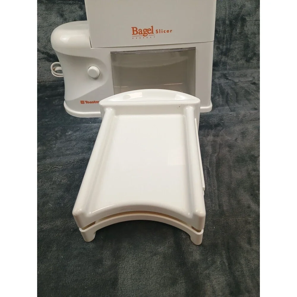 Toastmaster Bagel Perfect Electric Bagel Slicer Model 6125  with Box   Tested